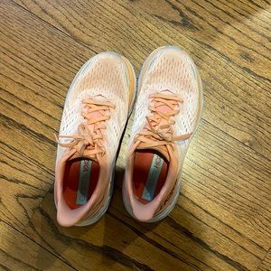 Hoka Clifton 8 (orange)